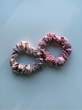 Slip Silk pink scrunchies